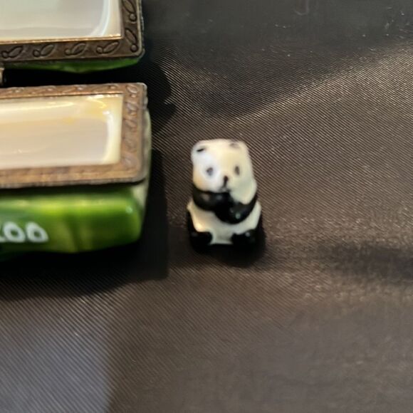 Panda trinket box from the San Diego zoo with a mini panda figure inside EUC - Picture 8 of 8